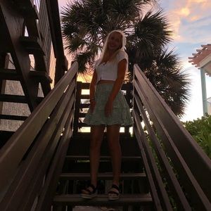 Meet your Posher, Laurel